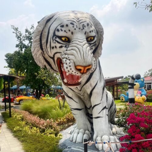 Khao Kheow + Tiger Zoo in Pattaya